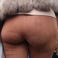 Hot candid blonde chick with a sexy jiggly ass in brown leggings Brown jiggler 4k.mp4-2023-05-13-11h33m08s585.jpg