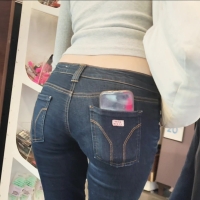 Skinny candid blonde girl in tight jeans with a little back dimple peek and gap misssixtygap.mp4-2023-05-13-12h31m38s139.jpg