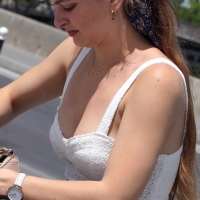Deep downblouse
