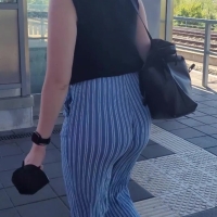Candid nerdy blonde milf with a jiggly ass in striped pants jiggle striped pants.mp4-2024-05-18-07h44m38s145.jpg