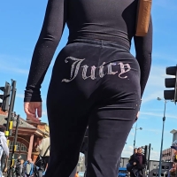 Candid babe with a big wobbly ass in tight Juicy sweats juicy.mp4-2024-05-18-07h46m52s012.jpg