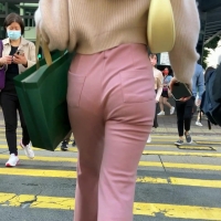 Candid redhead Asian babe with a slim ass in tight pink pants 新增專案(11).mp4-2024-05-18-09h37m19s448.jpg