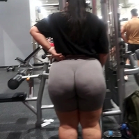 Super thick gym girl
