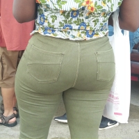 Compilation of sexy candid big booty chicks in tight jeans PR - 2.mp4-2023-05-20-08h08m07s328.jpg