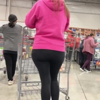 Couple of sexy candid milfs shopping in leggings with nice asses video-output-A81DA475-98AB-42C0-A875-1F5822FEFD25.MOV-2023-05-20-08h52m59s815.jpg