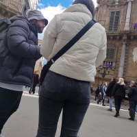 Candid sexy brunette girl out in skin tight jeans with a sweet big booty Wide and phat jeans booty 4K.mp4-2023-05-20-08h55m06s561.jpg