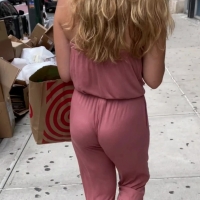Jiggly blonde in pink