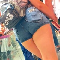 Cute candid thicker blonde girl in tight denim shorts out with her boyfriend GD-TDF Ep. 81b - Another Cute Denim Blonde.mp4-2023-05-21-14h28m44s447.jpg