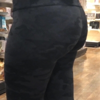 Dark camo leggings booty