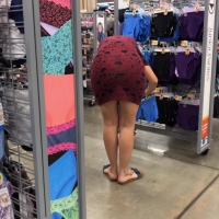 Quick milf upskirt
