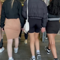 Group of sexy candid ebony girls with nice asses and some braless tits with two bonus white girls (part 1) IMG_5451.MOV-2023-05-27-09h54m00s559.jpg