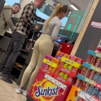 Hot candid blonde girl grocery shopping in TEVEO leggings with a nice ass Kyy~Pineapple.TOC.mp4-2023-05-27-10h13m36s473.jpg