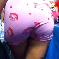 Jiggle candid Latina ass in a kiss print shorts onesie kiss that ass.mp4-2023-05-28-12h04m27s892.jpg