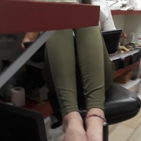 Sexy candid coworker barefoot at work gets her feet recorded daisy676 - Relaxing her pretty barefeet - 0001videocapture-20230601-060305.jpg