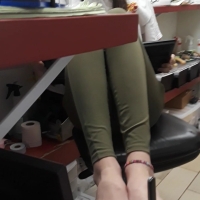 Sexy candid coworker barefoot at work gets her feet recorded daisy676 - Relaxing her pretty barefeet - 0021videocapture-20230601-060919.jpg