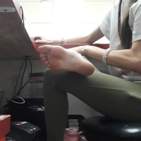 Sexy candid coworker barefoot at work gets her feet recorded daisy676 - Slightly dirty feet at work - 0005videocapture-20230601-054051.jpg