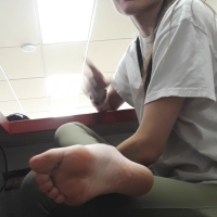 Sexy candid coworker barefoot at work gets her feet recorded daisy676 - Slightly dirty feet at work - 0011videocapture-20230601-054233.jpg