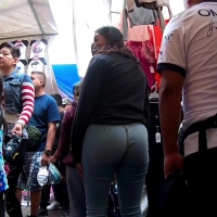 Candid Latina girl with a sexy big booty in skin tight jeans Culo de seƱora protegida por su hijo .mp4-2023-06-03-11h51m37s768.jpg