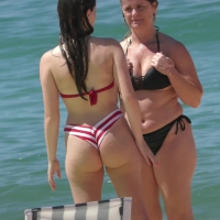 Compilation of hot candid beach babes and tight teens in bikinis Weekly Mix #4.mp4-2023-06-04-17h04m17s913.jpg