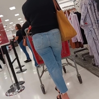 Candid sexy Target milf with a nice booty in jeans in line Target.mp4-2024-06-05-17h31m32s415.jpg
