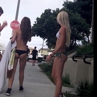 2 sexy girls in bikinis