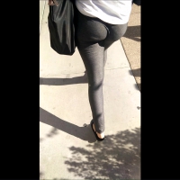 Campus booty in leggings