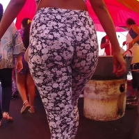 Candid sexy Latina babe with a nice ass in floral print leggings good smell of flowers.mp4-2023-06-14-16h25m14s473.jpg