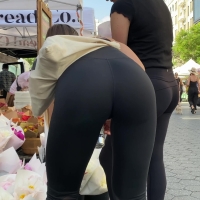 Tight blonde in leggings