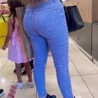 Sexy candid Latina lady with a delicious ass in tight jeans standing in line 1686987692.mp4-2023-06-18-10h43m06s589.jpg