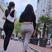 Candid thick babe with a chunky dimpled ass in leggings ooom.mp4-2024-06-20-17h11m14s825.jpg