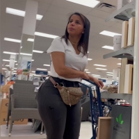 Big booty milf in jeans
