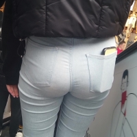 Candid sexy mall babe with a sweet ass in tight jeans steveoban_jeansfollow.mp4-2023-06-22-14h19m43s967.jpg