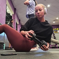 Pretty gym blonde