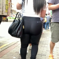 Thick candid Asian babe with some vpl in tight black leggings 新增專案(11).mp4-2023-06-23-14h54m07s334.jpg