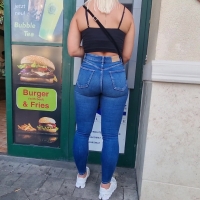 Candid sexy blonde babe with a curvy body in tight jeans at the ATM of an amusement park Hourglass_figure_blonde _4K.mp4-2023-06-24-15h25m38s581.jpg