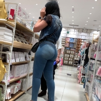 Candid brunette chick with an amazing plump booty in sexy tight jeans RCAN22.MOV-2023-06-25-09h24m02s598.jpg