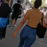 Hot candid babe with a great ass in skin tight jeans YouCut_20210413_125520629.mp4-2021-06-27-13h22m45s612.jpg