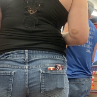 Dump of a bunch of sexy candid girls with nice asses in shorts 65494092.jpg
