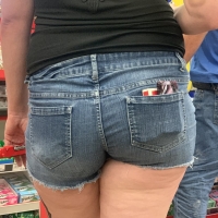 Dump of a bunch of sexy candid girls with nice asses in shorts 65494093.jpg