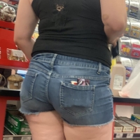 Dump of a bunch of sexy candid girls with nice asses in shorts 65494096.jpg