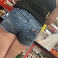 Dump of a bunch of sexy candid girls with nice asses in shorts 65494098.jpg