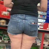 Dump of a bunch of sexy candid girls with nice asses in shorts 65494103.jpg