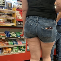 Dump of a bunch of sexy candid girls with nice asses in shorts 65494115.jpg