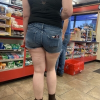 Dump of a bunch of sexy candid girls with nice asses in shorts 65494113.jpg