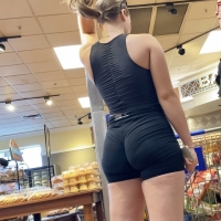 Dump of a bunch of sexy candid girls with nice asses in shorts lostboots - Voyeurs - 006802742040.jpg