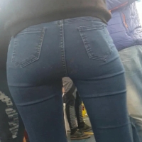 Candid expo babe with a sexy slim ass and thigh gap in tight jeans jeans 001 expo toc.mp4-2023-06-29-16h11m38s810.jpg
