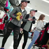 Three candid friends shopping in leggings and jeans Juicy brun leggings, slim red jeans & blonde shop.mp4-2023-06-29-16h15m25s207.jpg