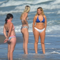 Sexy candid beach girls in bikinis T3.JPG.e18835384f4adc019b1dac8b296cf552.jfif