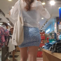 Hot candid girl at the mall in a tight little blue skirts with a nice ass and legs VESTIDO CELESTE FINAL.mp4-2023-07-04-15h38m28s242.jpg