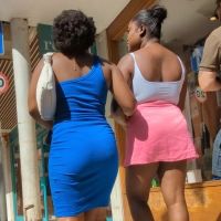 Ebony jiggle